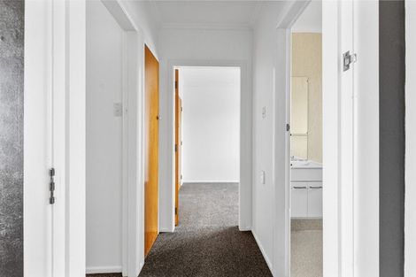Photo of property in 2/122 Victoria Avenue, Hokowhitu, Palmerston North, 4410