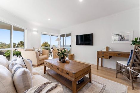 Photo of property in 6 Puriri Place, Sandspit, Warkworth, 0982