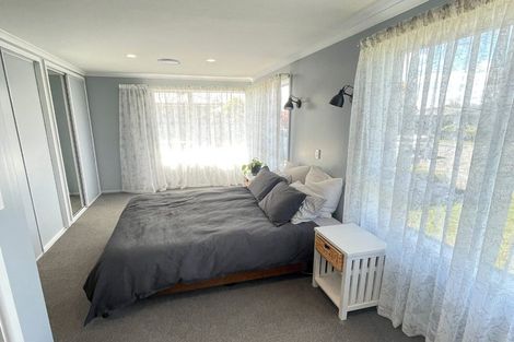 Photo of property in 62 Oriana Crescent, Hornby, Christchurch, 8042