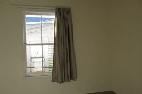 Photo of property in 98 Rolleston Street, Mount Cook, Wellington, 6021