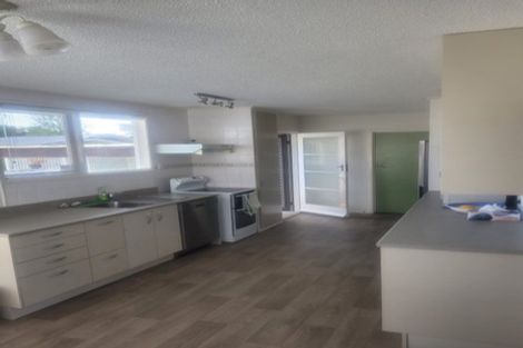 Photo of property in 24 Muir Avenue, Mangere Bridge, Auckland, 2022