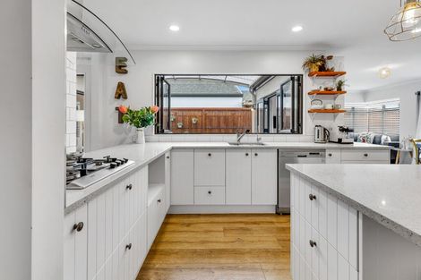 Photo of property in 11 Huntaway Lane, Te Atatu Peninsula, Auckland, 0610