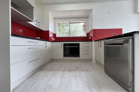 Photo of property in 1/8 Tusac Place, Totara Vale, Auckland, 0627