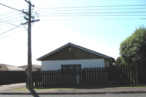 Photo of property in 1 Blease Street, New Lynn, Auckland, 0600