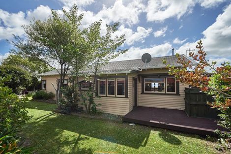 Photo of property in 24 Clausen Street, Takaro, Palmerston North, 4412
