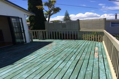 Photo of property in 120 Archibald Road, Kelston, Auckland, 0602