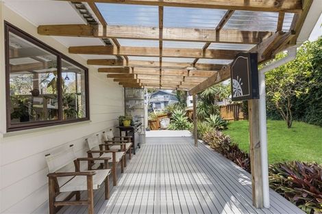 Photo of property in 64 Tamahere Drive, Glenfield, Auckland, 0629