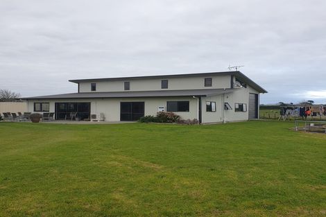 Photo of property in 16 Karioitahi Road, Waiuku, 2123