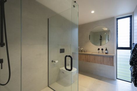 Photo of property in 1a/3 Park Rise, Campbells Bay, Auckland, 0630