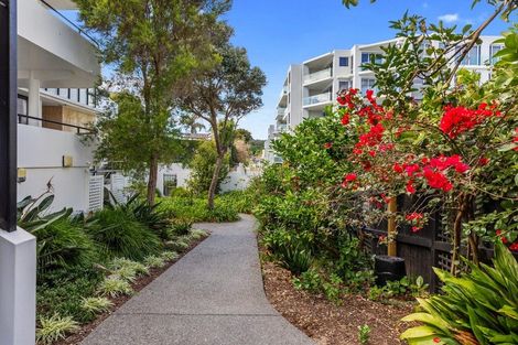 Photo of property in 4/10 Marine Parade, Mount Maunganui, 3116