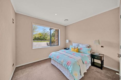 Photo of property in 131 Foster Road, Kumeu, 0891