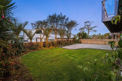 Photo of property in 68 Spinnaker Drive, Te Atatu Peninsula, Auckland, 0610