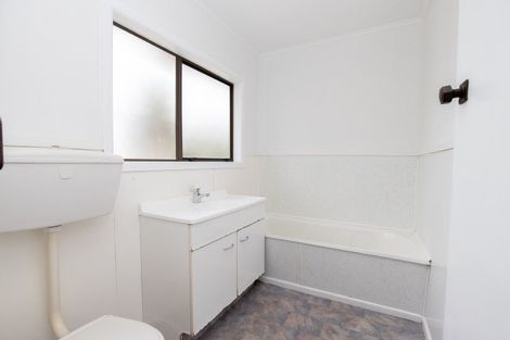 Photo of property in 18 Orchard East Road, Ngatea, 3503