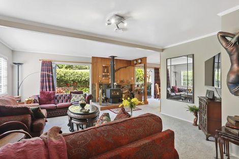 Photo of property in 2/21 Deane Avenue, Titirangi, Auckland, 0604