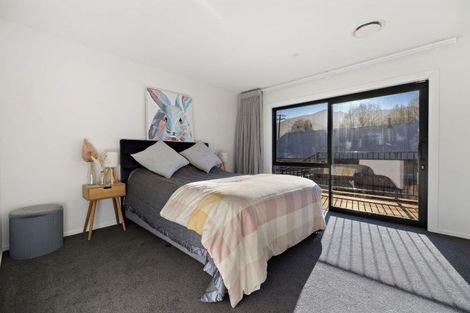 Photo of property in 67 Devon Street, Arrowtown, 9302