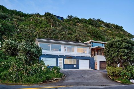 Photo of property in 443 The Esplanade, Island Bay, Wellington, 6023