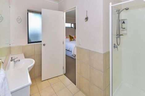 Photo of property in 20 Cyril French Drive, Flat Bush, Auckland, 2016