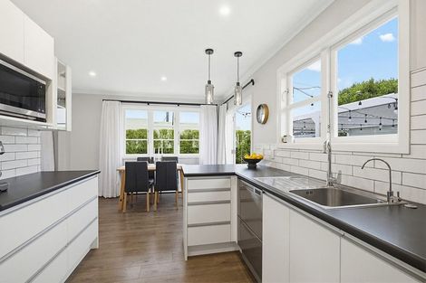 Photo of property in 4 Beauchamp Street, Tawa, Wellington, 5028