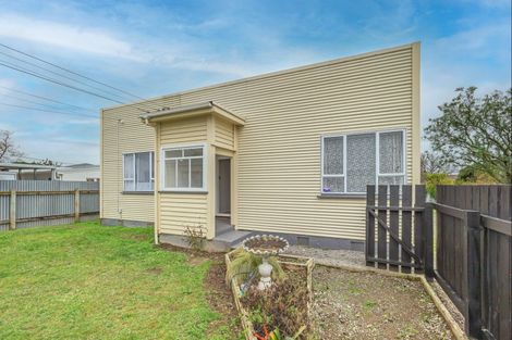 Photo of property in 1 Quinn Road, Levin, 5510