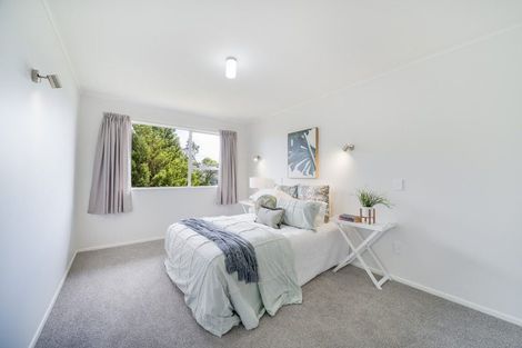 Photo of property in 29a Chetwode Grove, Newlands, Wellington, 6037