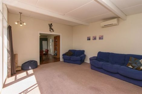 Photo of property in 46 Tarata Road, Inglewood, 4387