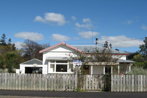 Photo of property in 19 Signal Street, Marton, 4710