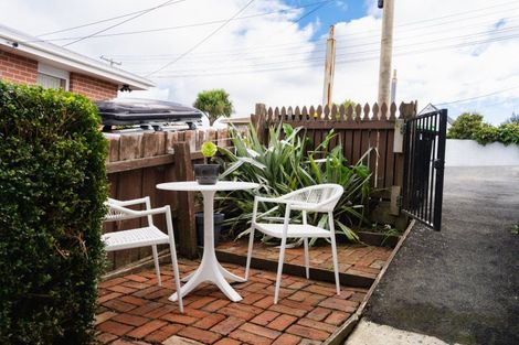 Photo of property in 29 Glendevon Place, Vauxhall, Dunedin, 9013