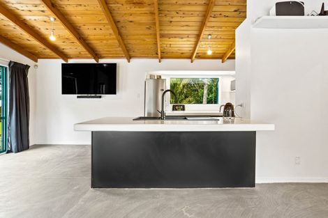 Photo of property in 108 Opanuku Road, Henderson Valley, Auckland, 0612