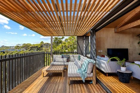Photo of property in 23 Log Race Road, Piha, 0772