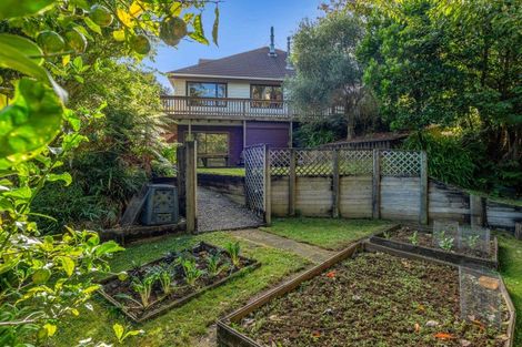 Photo of property in 21b Sequoia Grove, Merrilands, New Plymouth, 4312