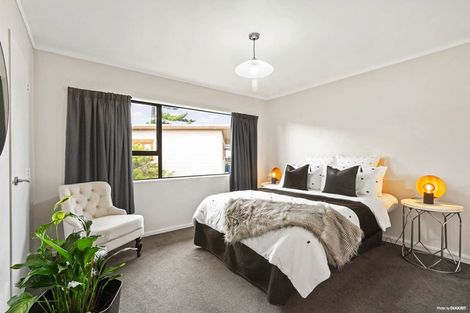 Photo of property in 15 Margan Avenue, New Lynn, Auckland, 0600