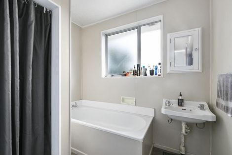 Photo of property in 15a Pencarrow Crescent, Wainuiomata, Lower Hutt, 5014