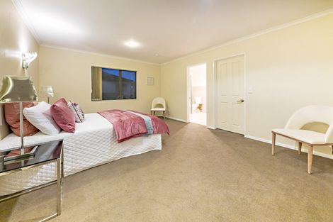 Photo of property in 10 Manning Rise, Flat Bush, Auckland, 2019
