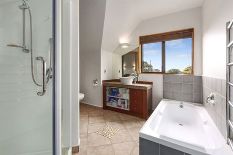 Photo of property in 62b Ngaio Road, Waikanae, 5036