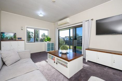 Photo of property in 6 Willowstream Grove, Cloverlea, Palmerston North, 4412