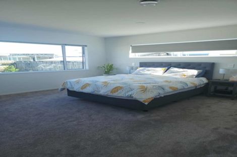 Photo of property in 10b Redditch Place, Papamoa Beach, Papamoa, 3118