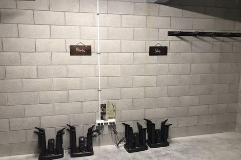 Photo of property in 11b Saint Peters Place, Queenstown, 9300