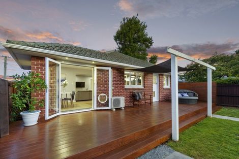 Photo of property in 5 Shaftesbury Street, Avonhead, Christchurch, 8042