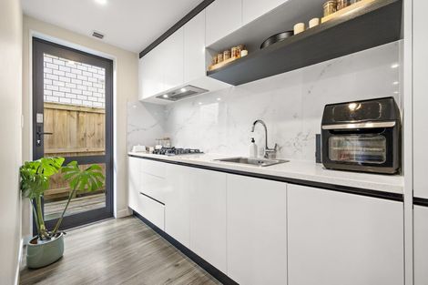 Photo of property in 30 Hikuawa Road, Flat Bush, Auckland, 2019