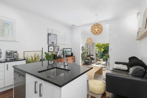 Photo of property in 109 Constable Street, Newtown, Wellington, 6021