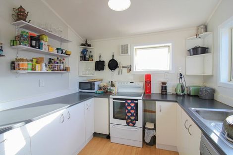 Photo of property in 30f4 Lyall Parade, Lyall Bay, Wellington, 6022