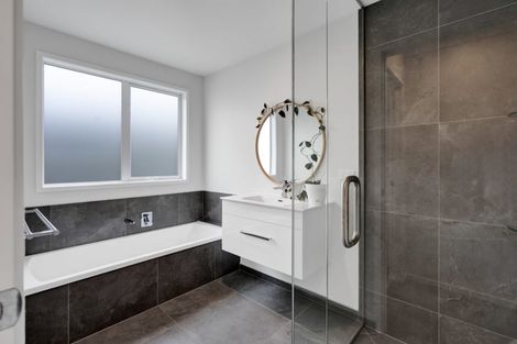 Photo of property in 4 Kakariki Lane, Waiwhakaiho, New Plymouth, 4312