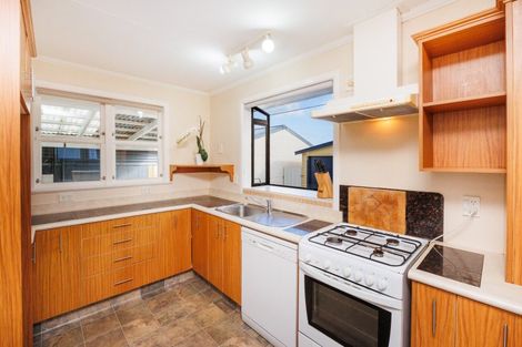 Photo of property in 2 Oban Place, Awapuni, Palmerston North, 4412