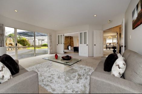 Photo of property in 21 Suncrest Drive, West Harbour, Auckland, 0618