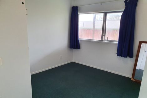 Photo of property in 3/104 East Coast Road, Forrest Hill, Auckland, 0620