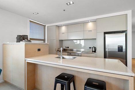 Photo of property in 22 Liardet Apartments, 502/22 Liardet Street, New Plymouth, 4310