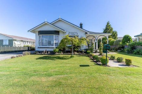 Photo of property in 4 Albert Street, Winton, 9720