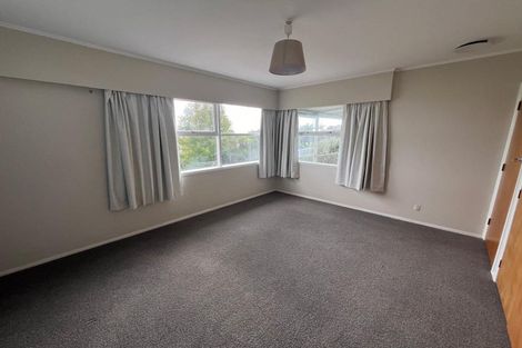 Photo of property in 107 Bradbury Road, Botany Downs, Auckland, 2010