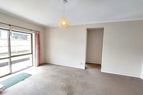 Photo of property in 16h Lincoln Road, Henderson, Auckland, 0610