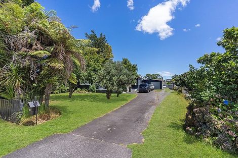 Photo of property in 11 Ranui Station Road, Ranui, Auckland, 0612